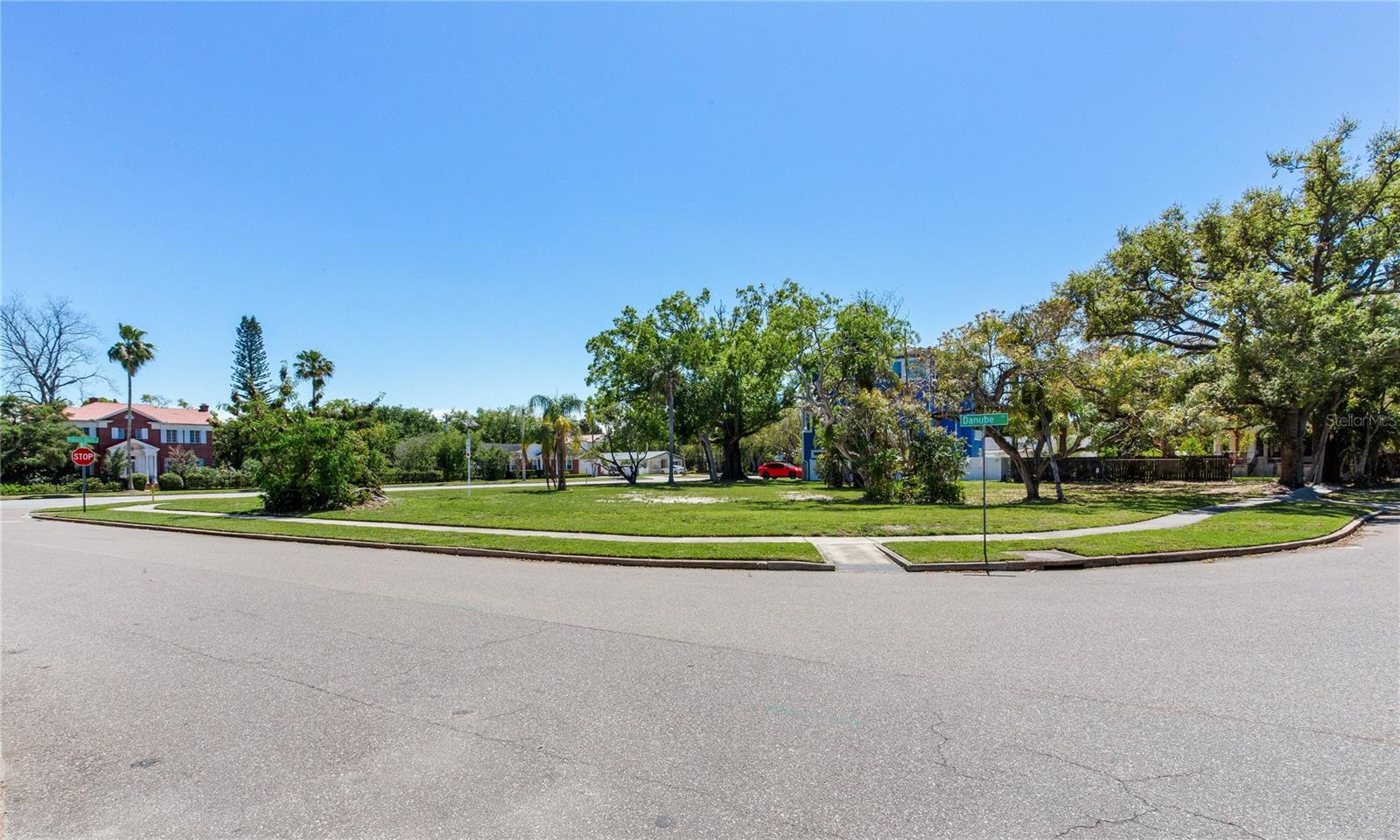 116 W DAVIS BLVD — photo 15