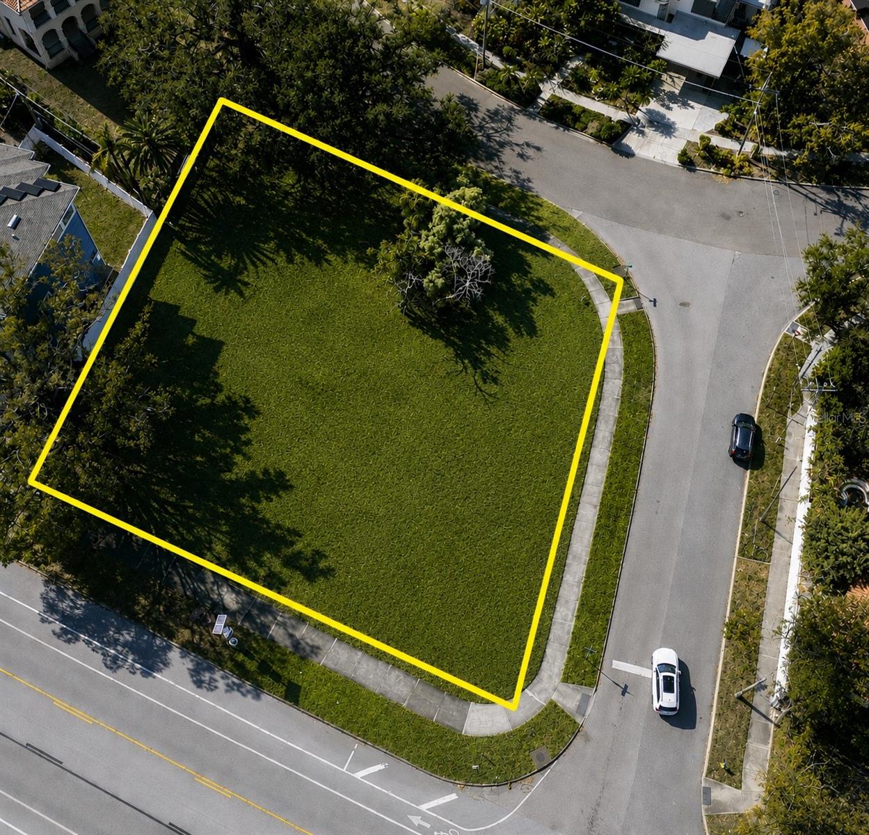 116 W DAVIS BLVD — photo 3