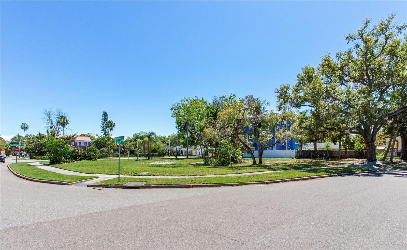 116 W DAVIS BLVD — photo 16