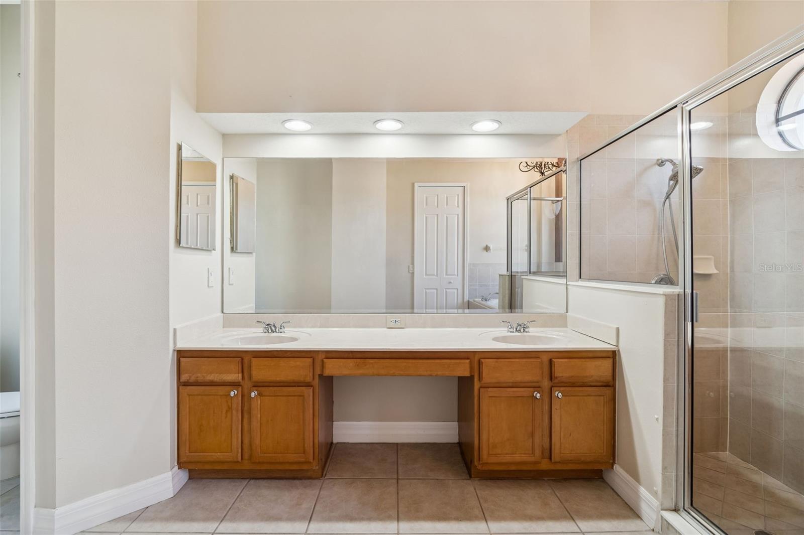 3511 BALLASTONE DR — photo 46