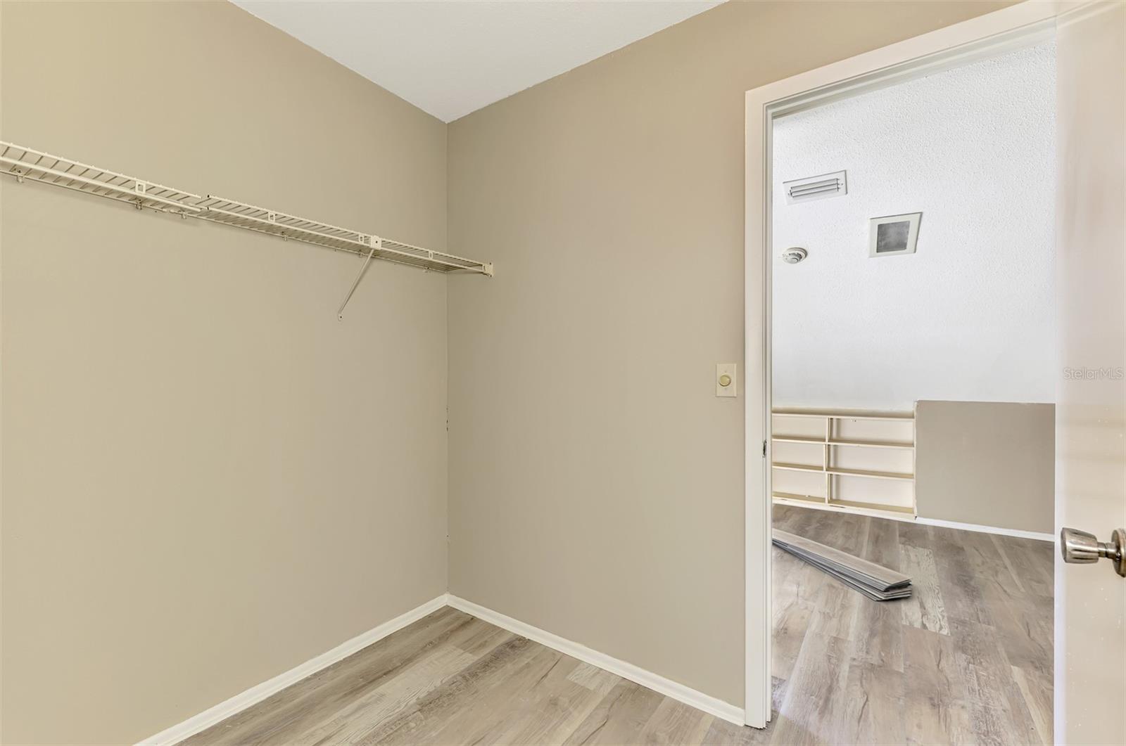 984 N BENEVA RD #T7 — photo 33