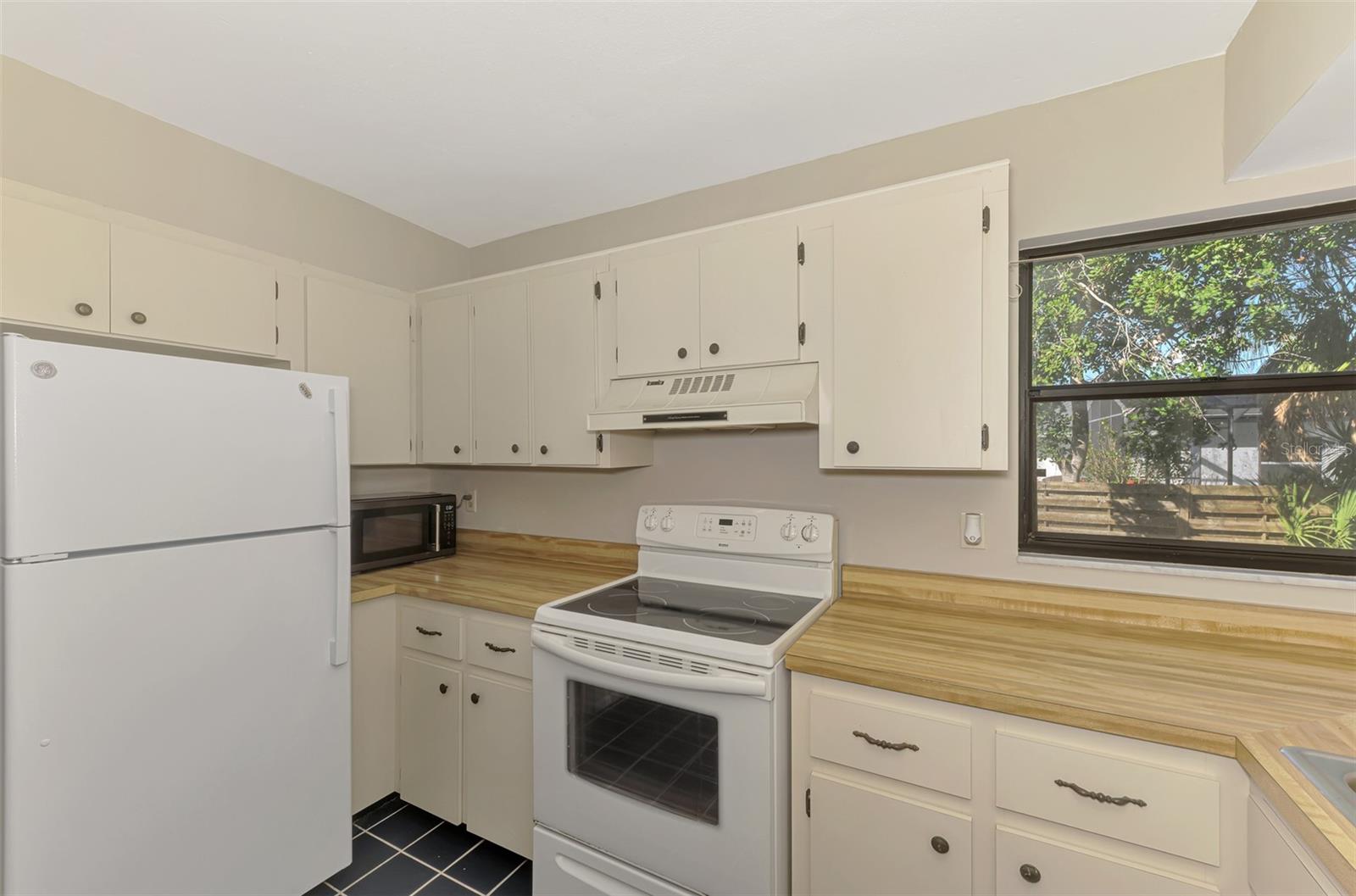 984 N BENEVA RD #T7 — photo 19