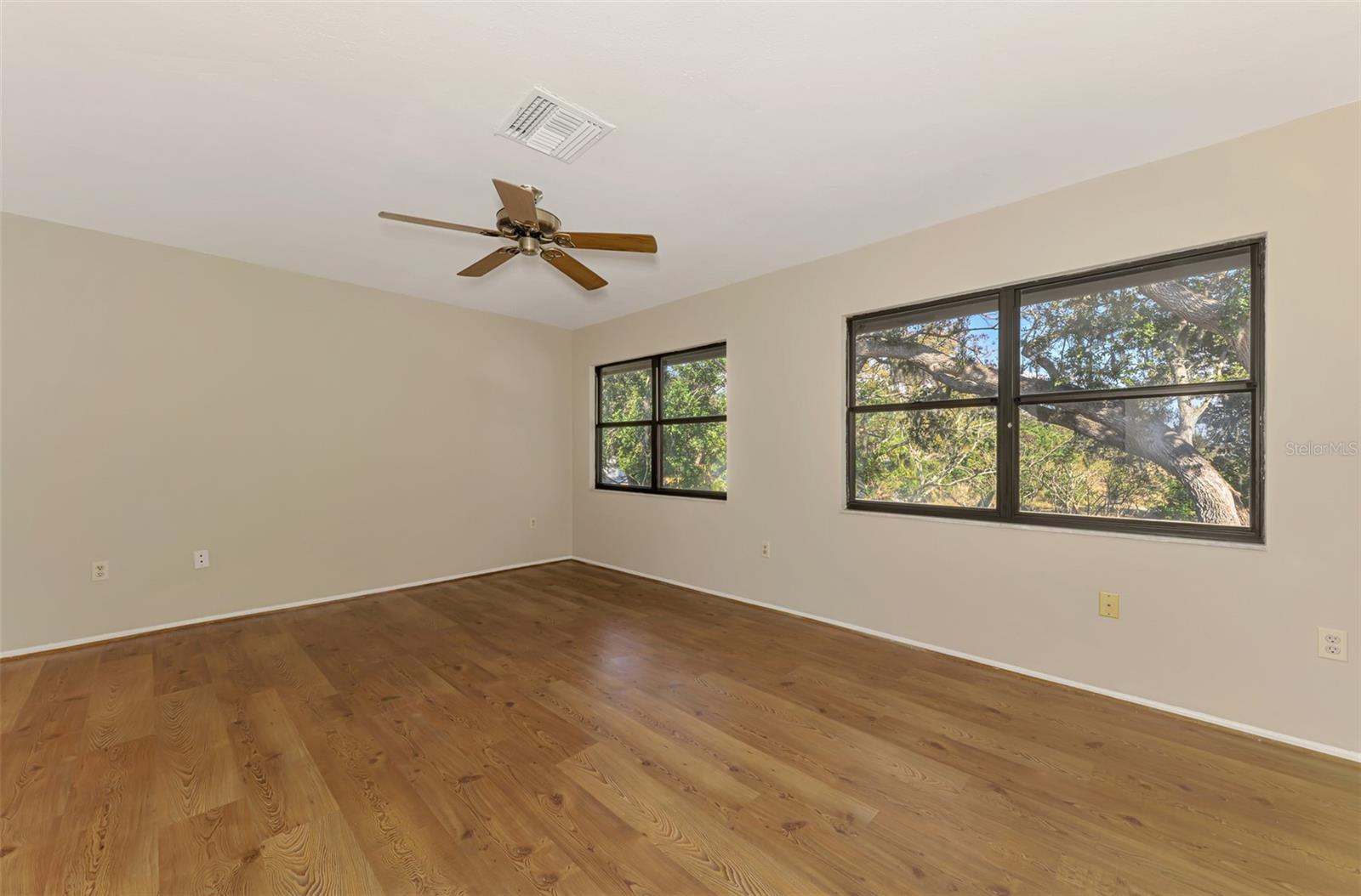 984 N BENEVA RD #T7 — photo 26