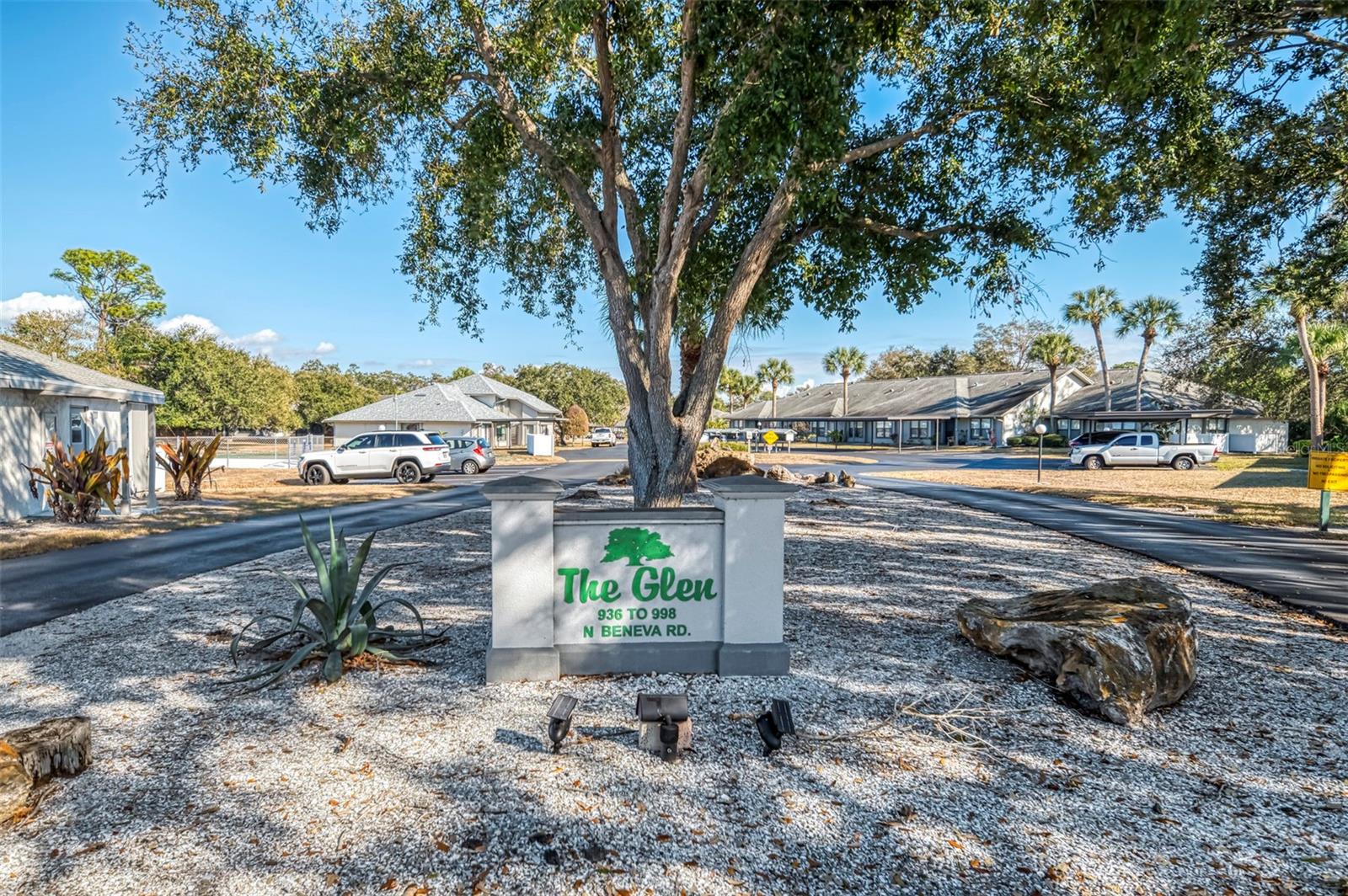 984 N BENEVA RD #T7 — photo 44