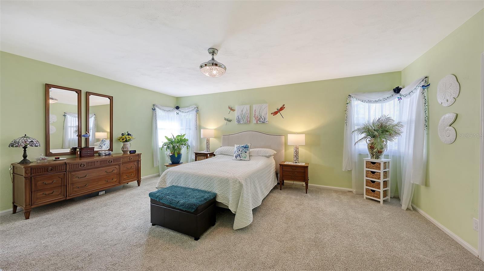 844 MAGELLAN DR — photo 10