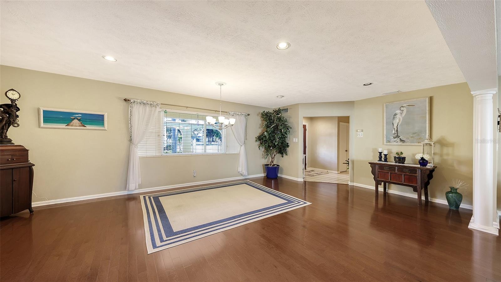 844 MAGELLAN DR — photo 17