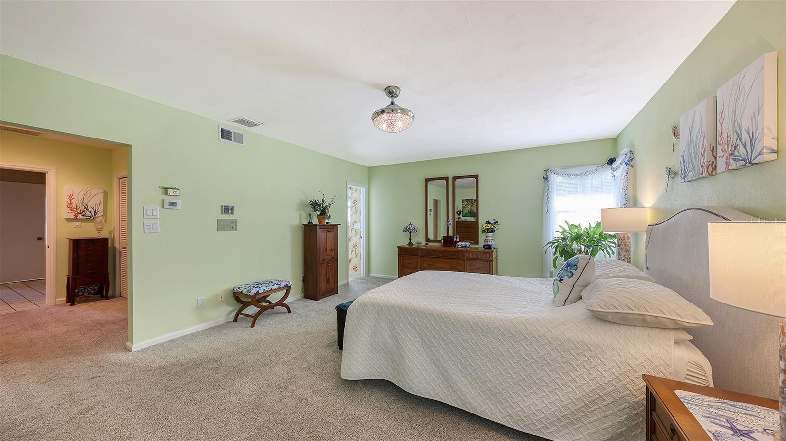 844 MAGELLAN DR — photo 9