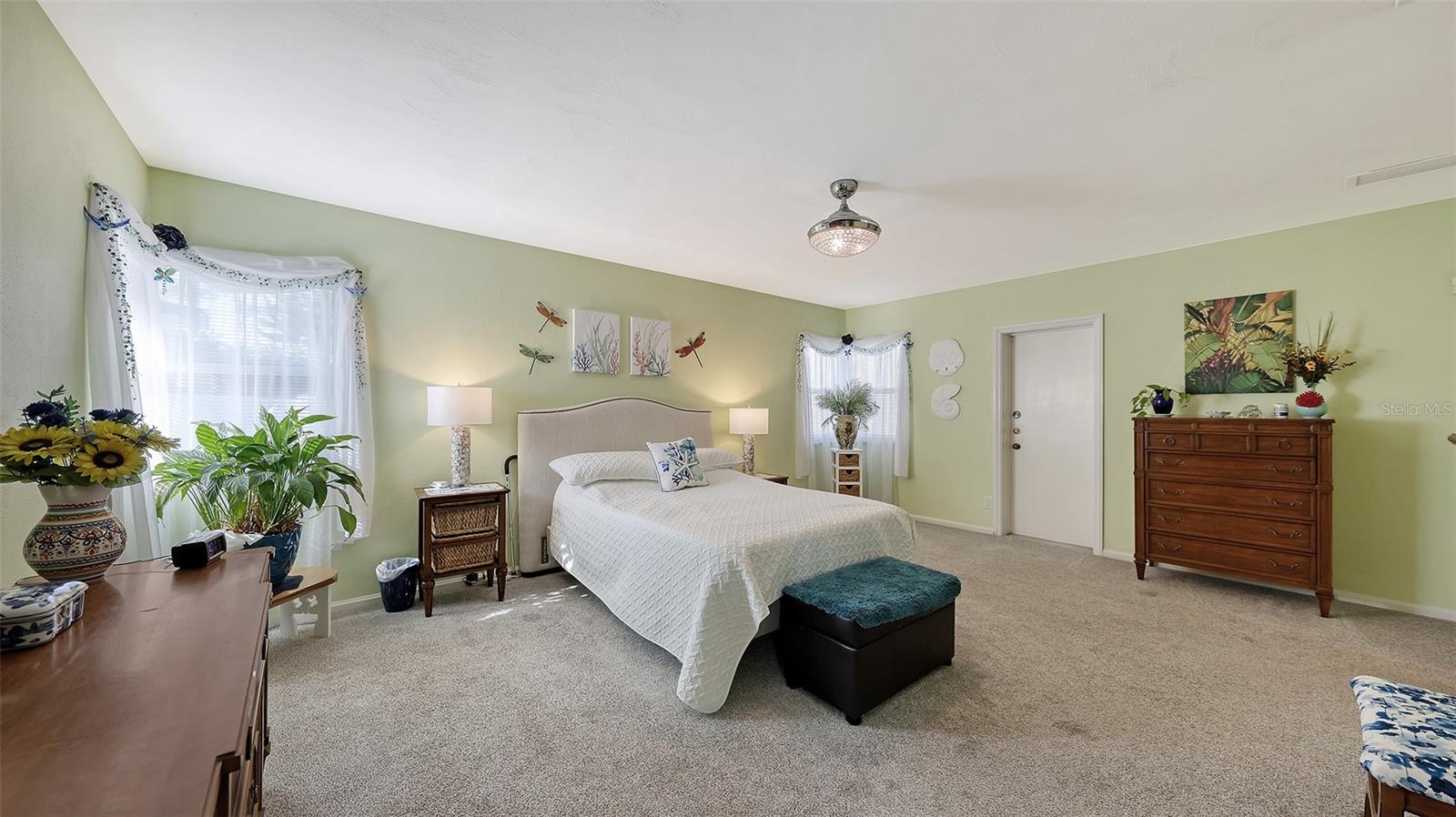 844 MAGELLAN DR — photo 11