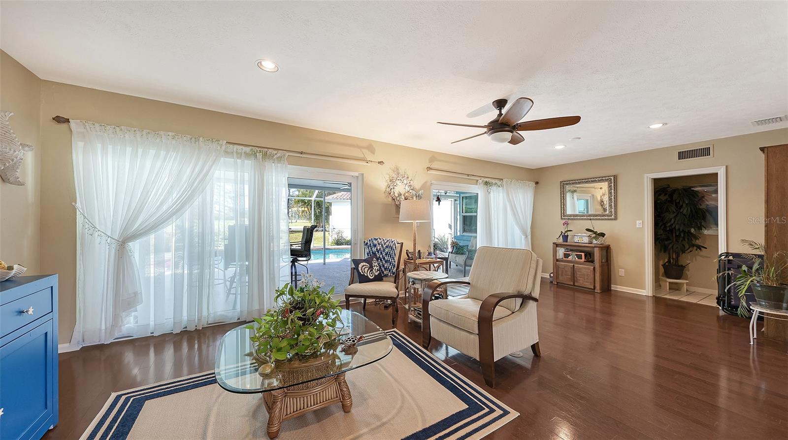 844 MAGELLAN DR — photo 19