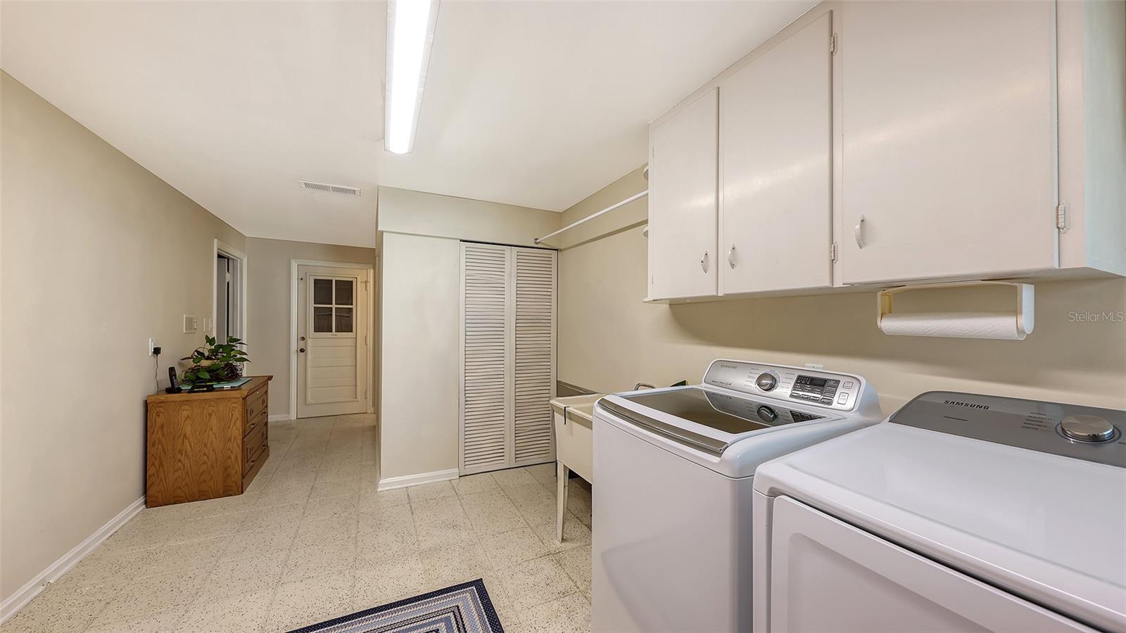 844 MAGELLAN DR — photo 28