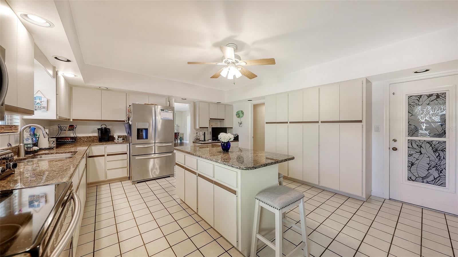 844 MAGELLAN DR — photo 24