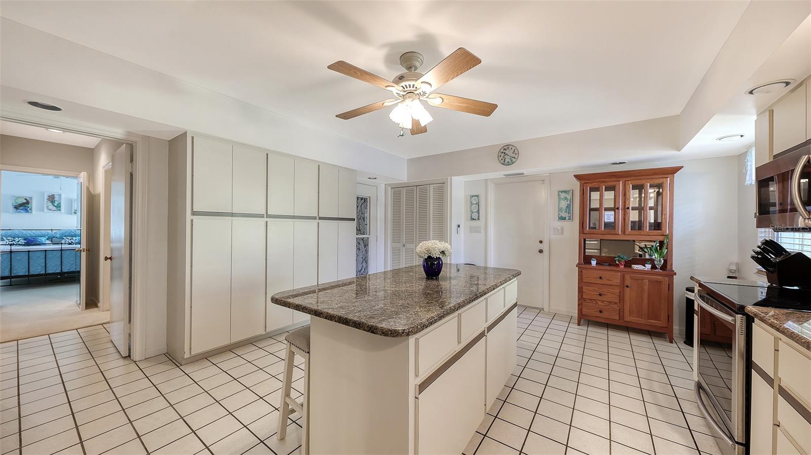844 MAGELLAN DR — photo 26