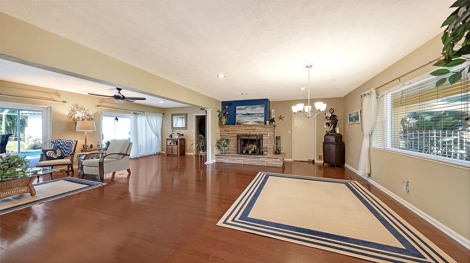 844 MAGELLAN DR — photo 14