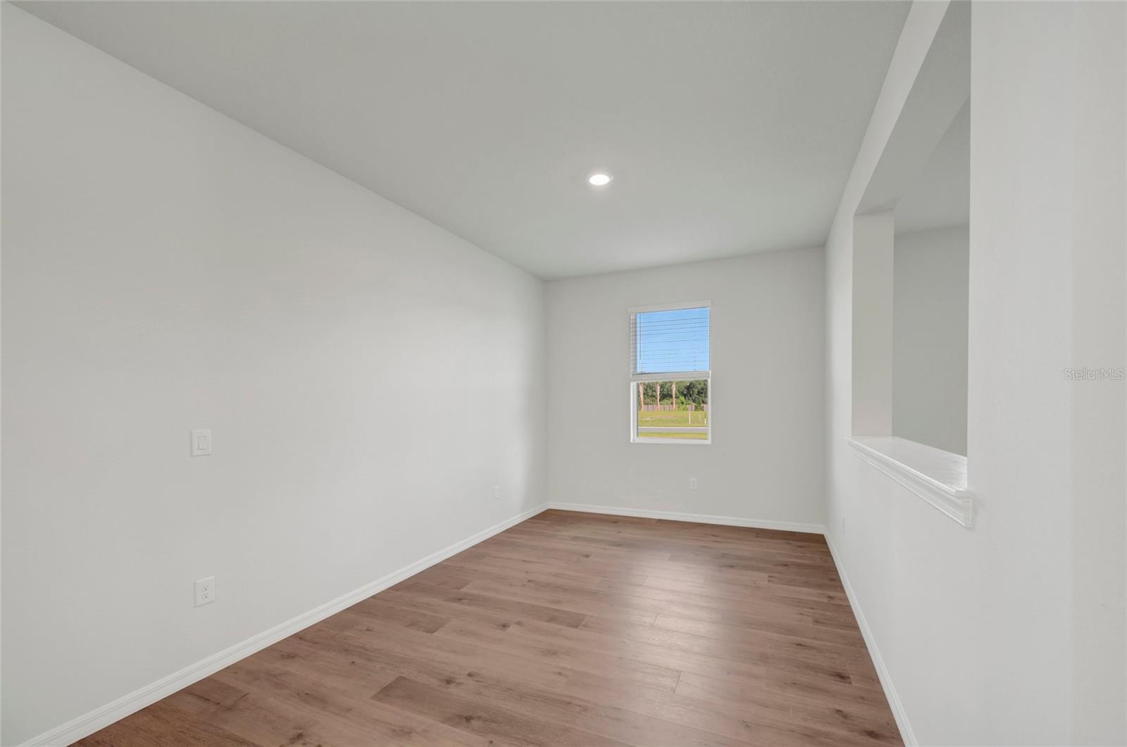 614 KINGSWOOD CT — photo 9