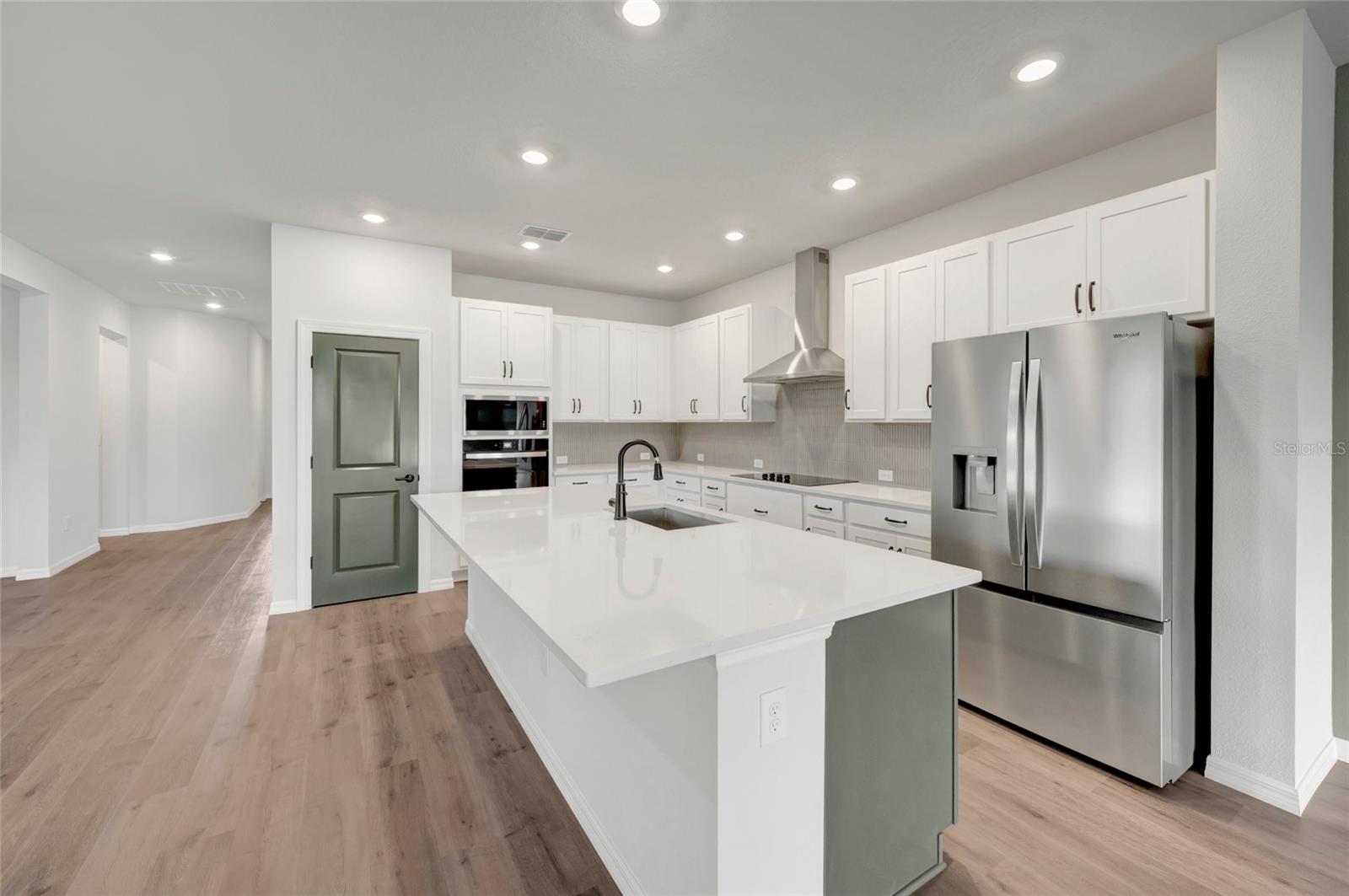 614 KINGSWOOD CT — photo 4