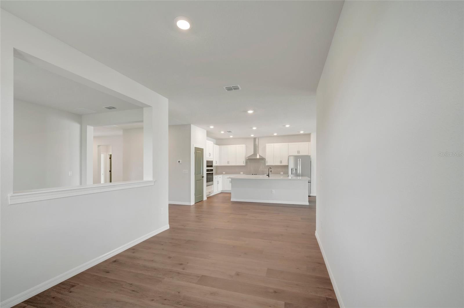 614 KINGSWOOD CT — photo 10