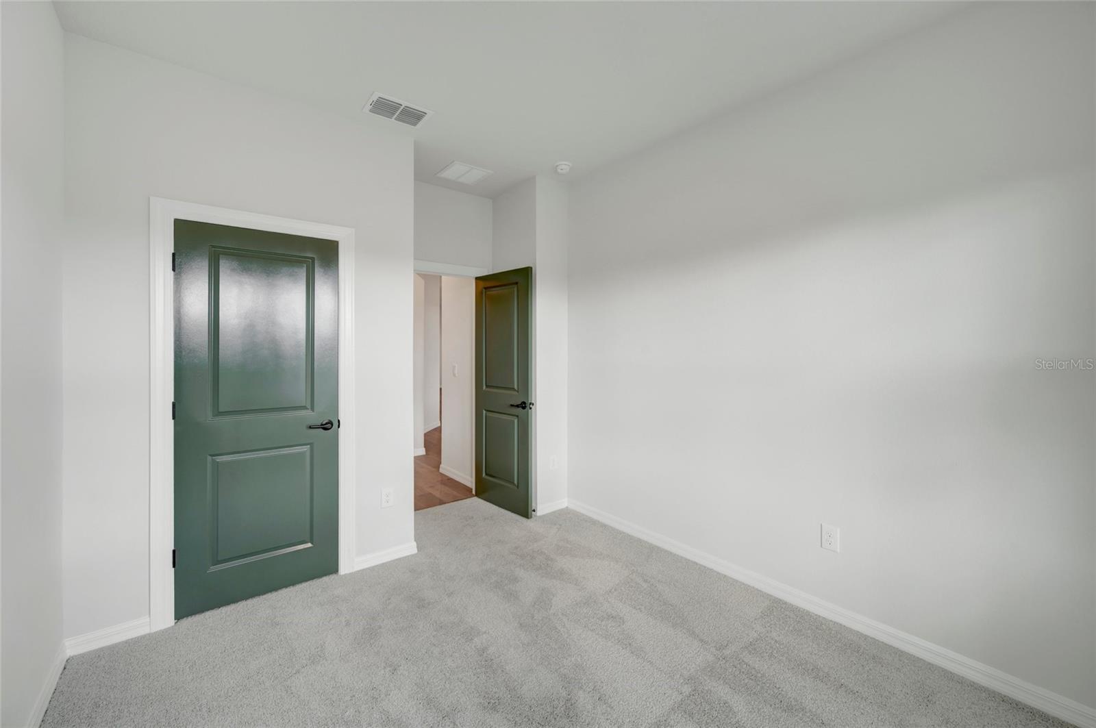614 KINGSWOOD CT — photo 17