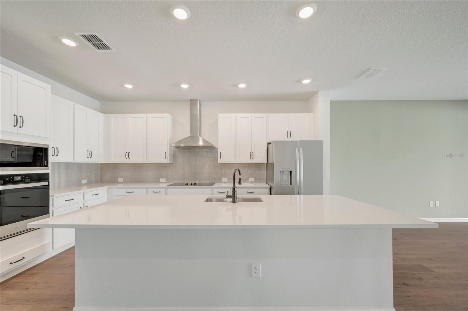 614 KINGSWOOD CT — photo 3