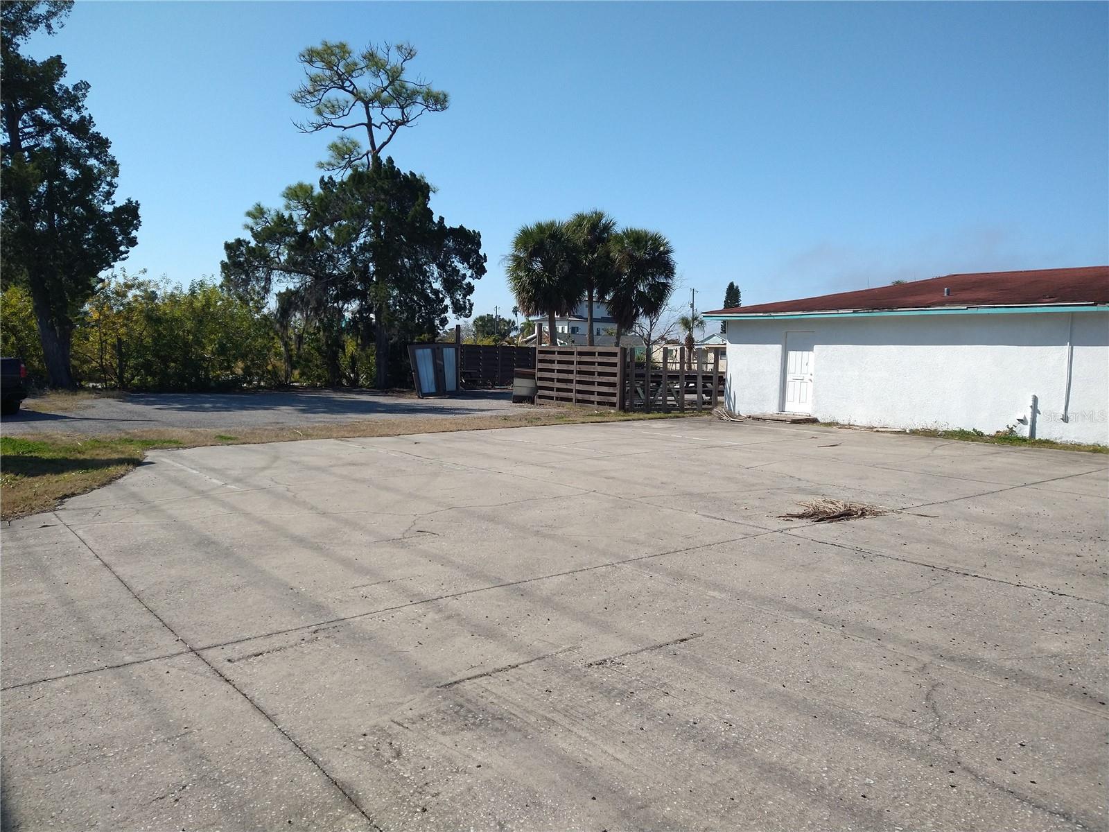 13923 OLD DIXIE HWY — photo 4