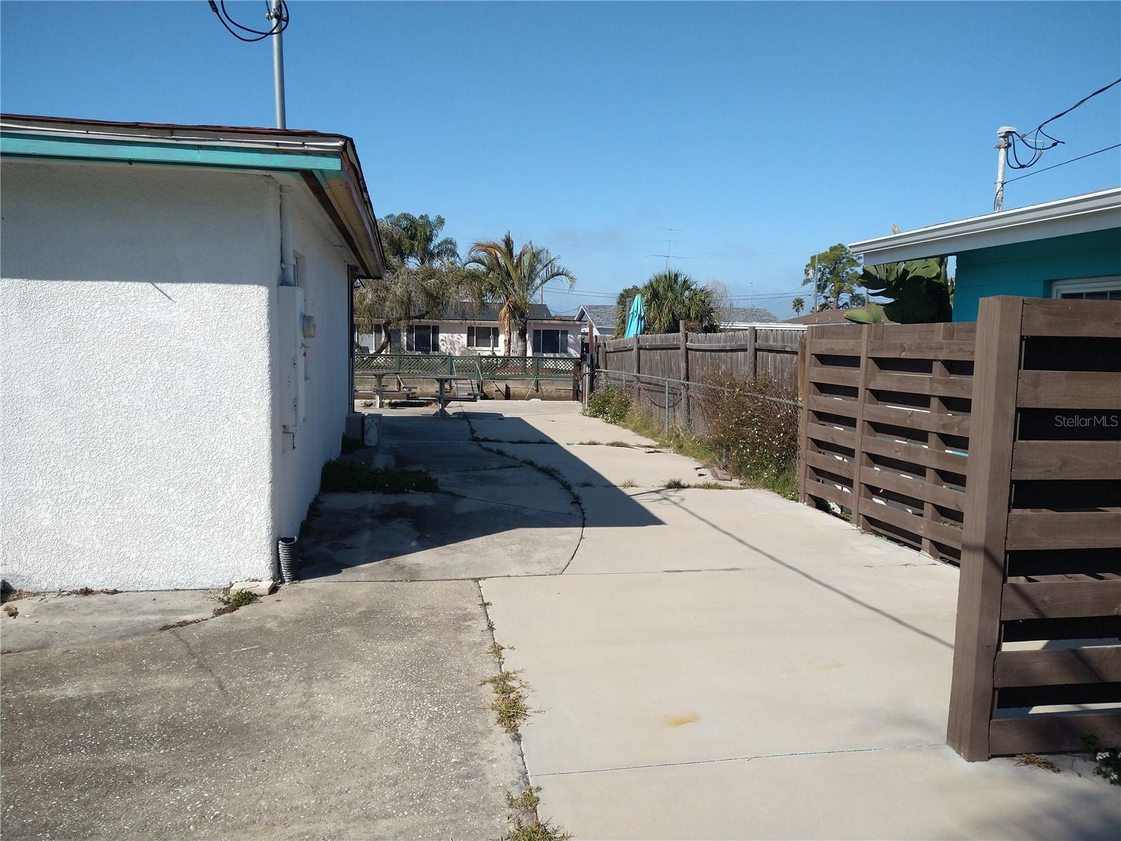 13923 OLD DIXIE HWY — photo 5