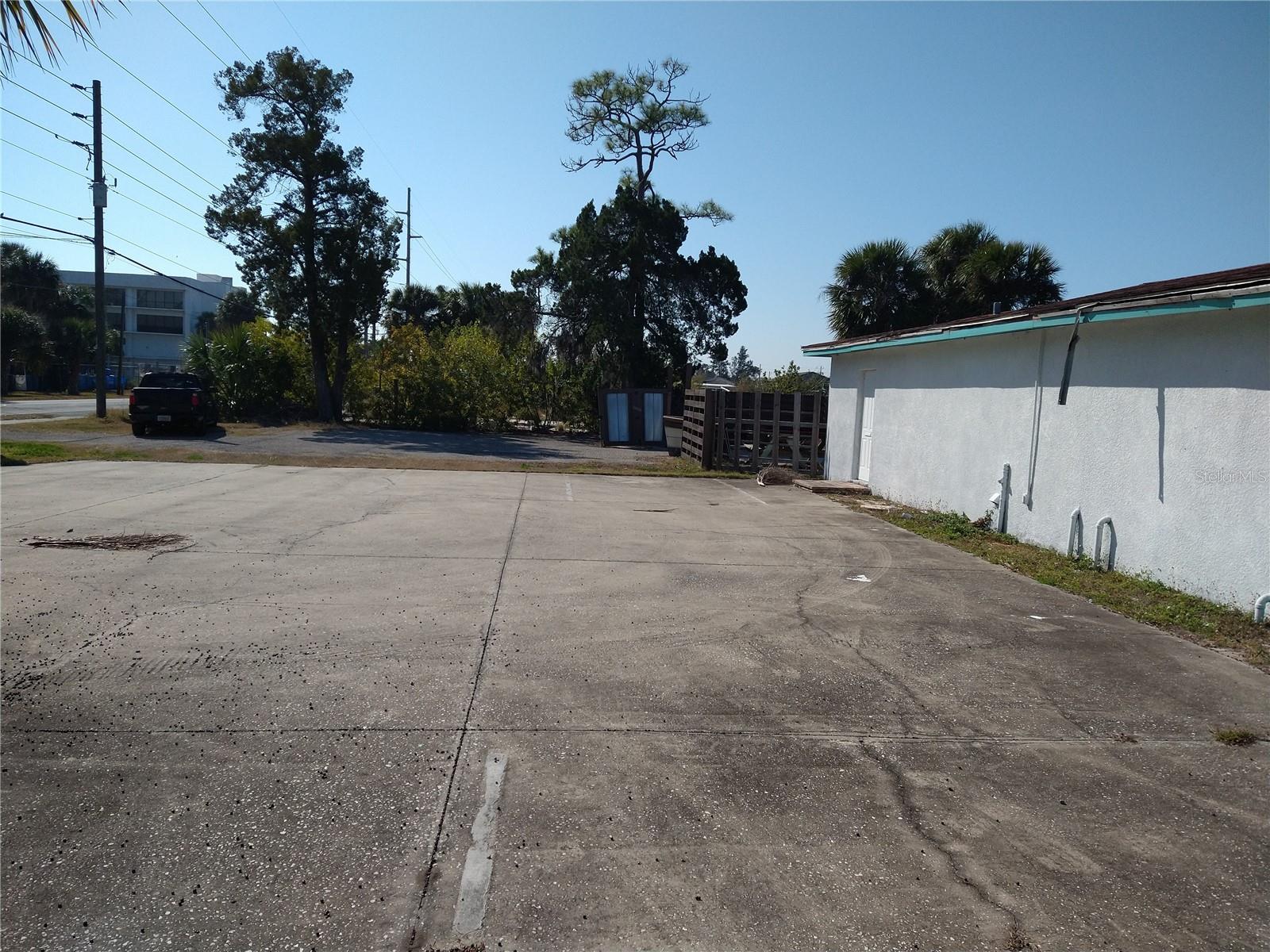 13923 OLD DIXIE HWY — photo 8