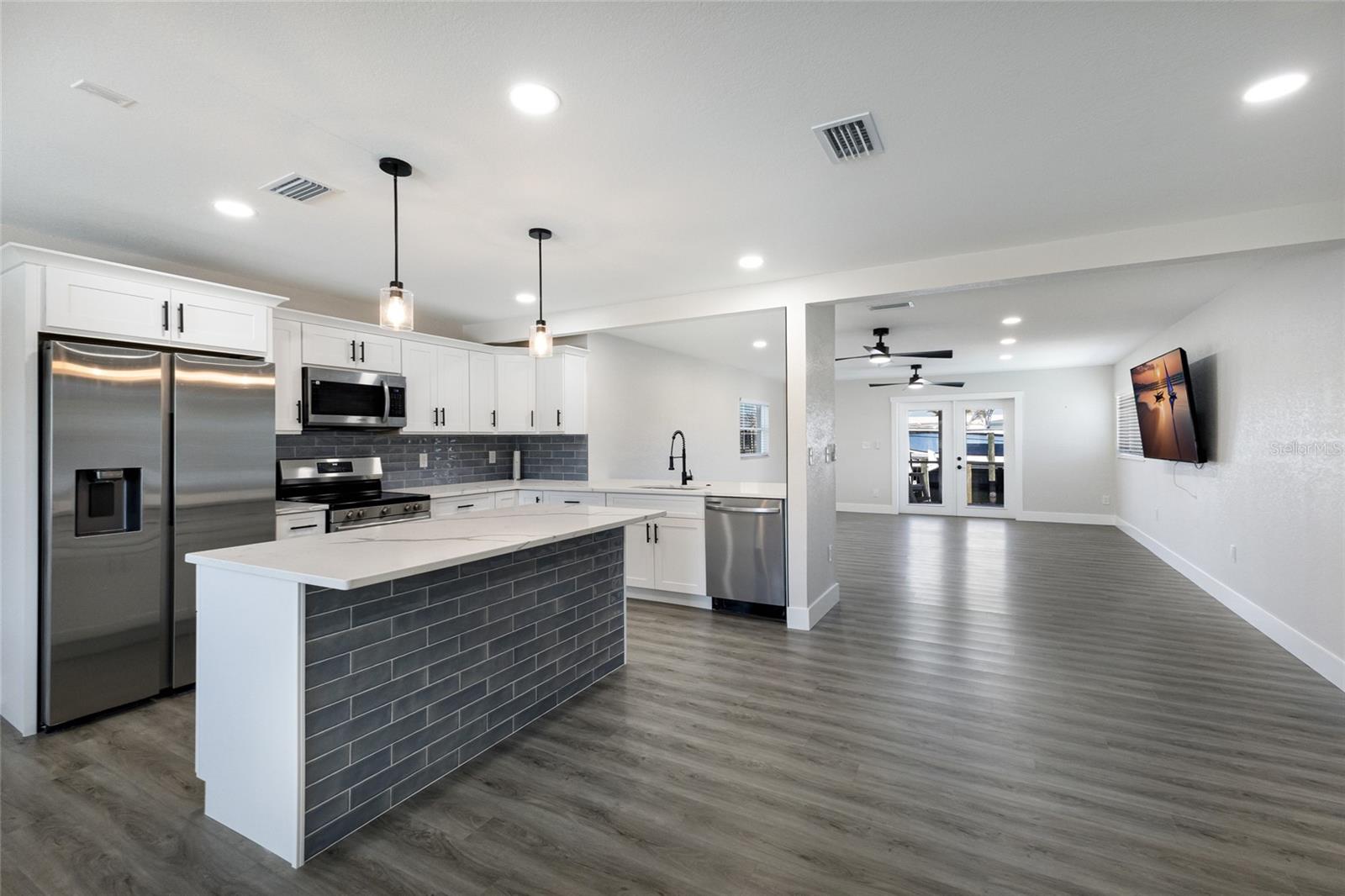 10316 KINGFISHER RD W — photo 24