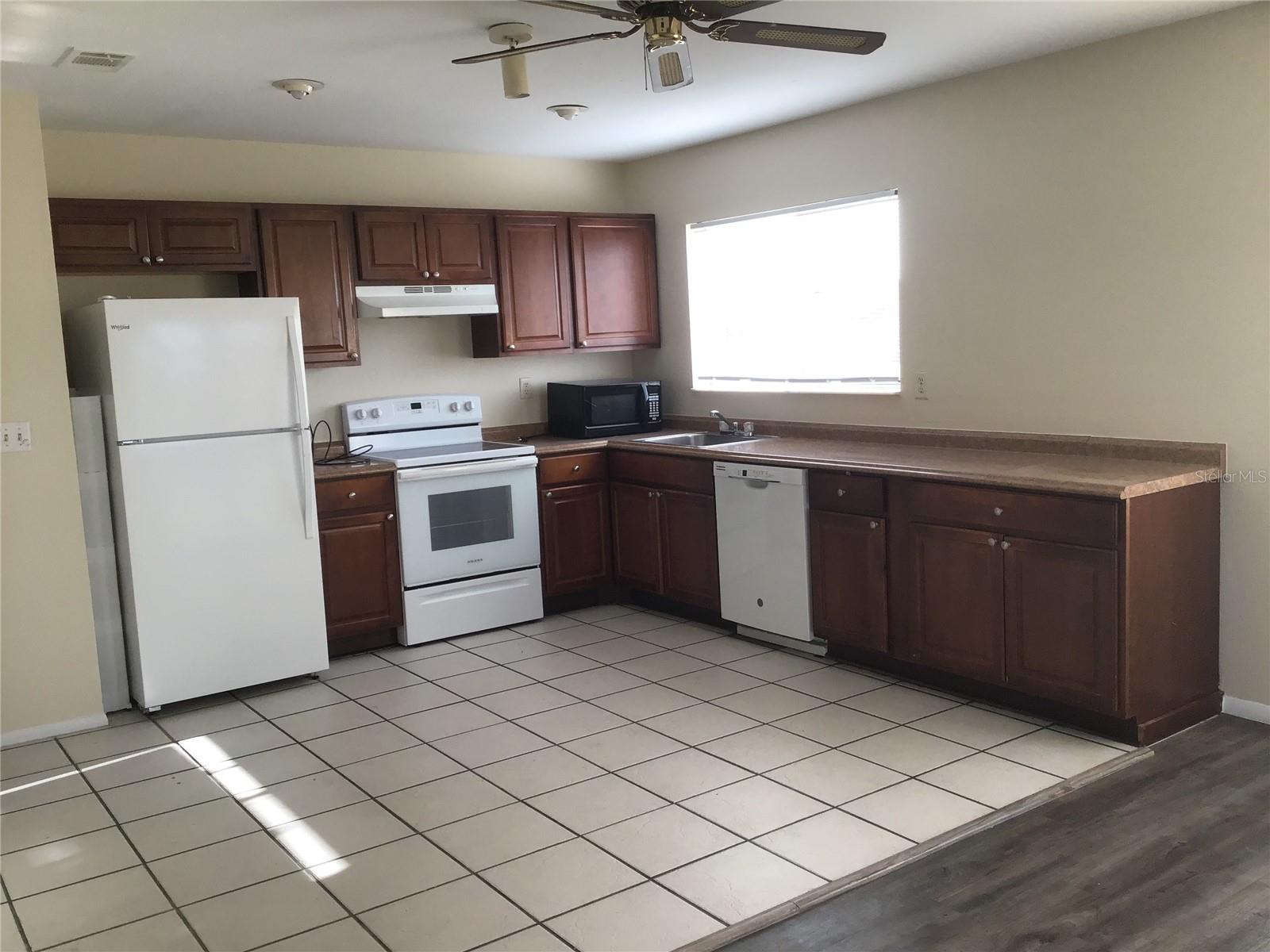 7104 GAMA CT — photo 3