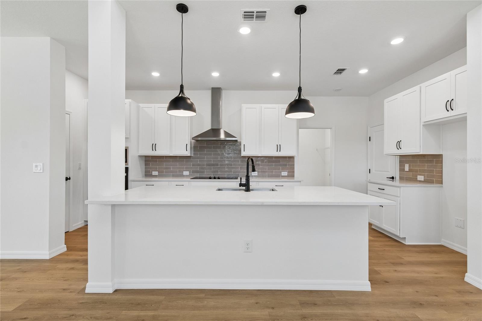 15227 EASTLYN DR — photo 5