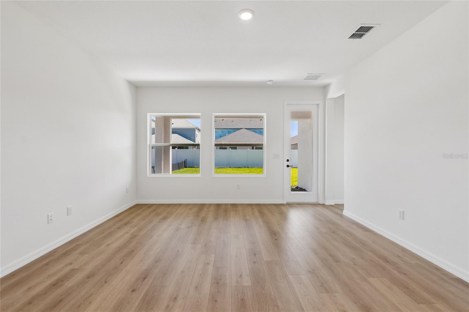 15227 EASTLYN DR — photo 11