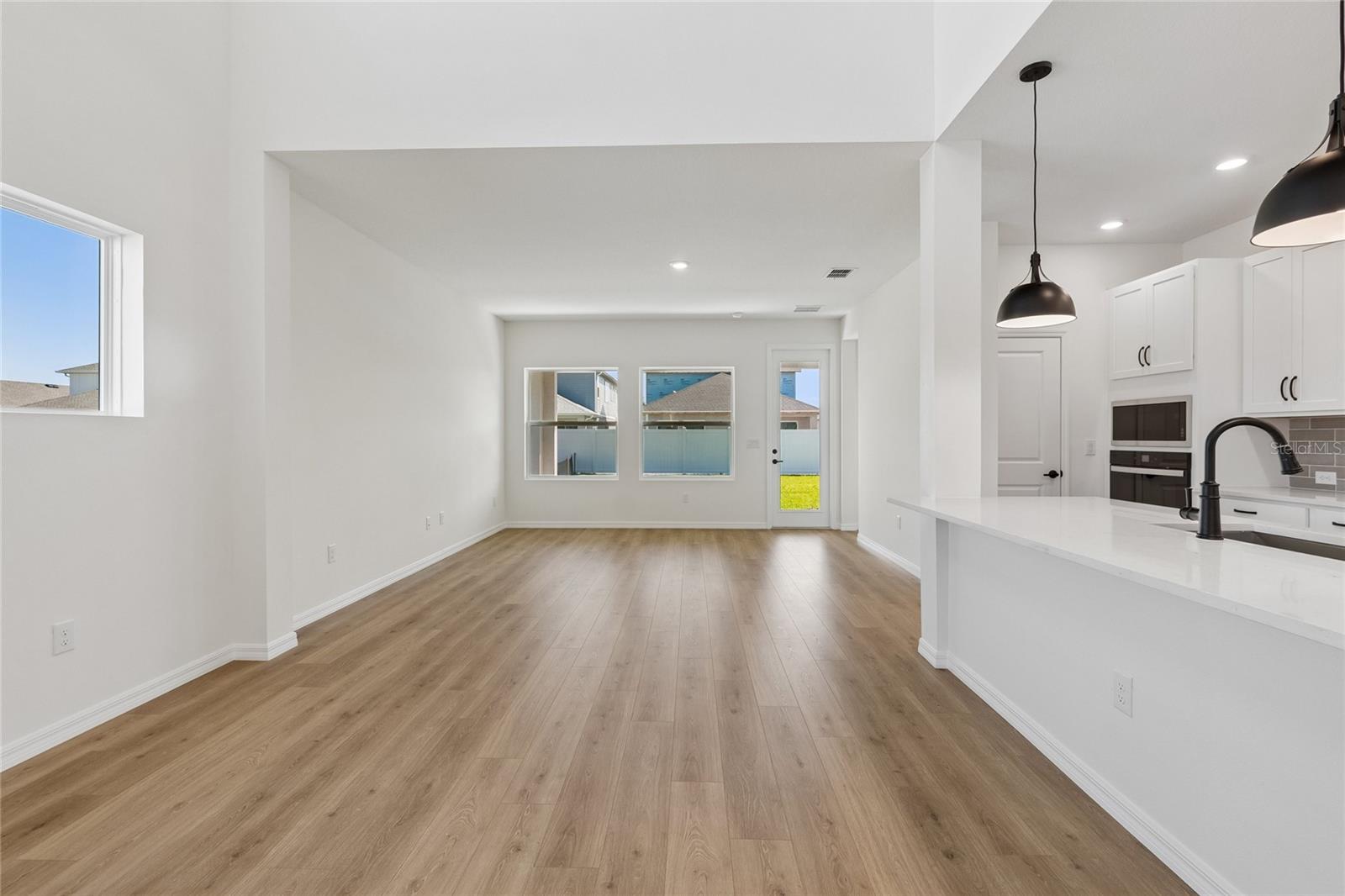 15227 EASTLYN DR — photo 10