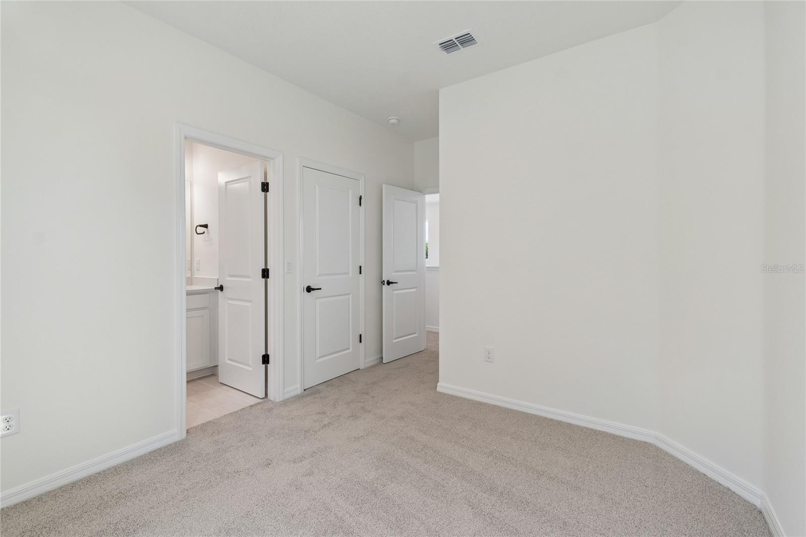 15227 EASTLYN DR — photo 23