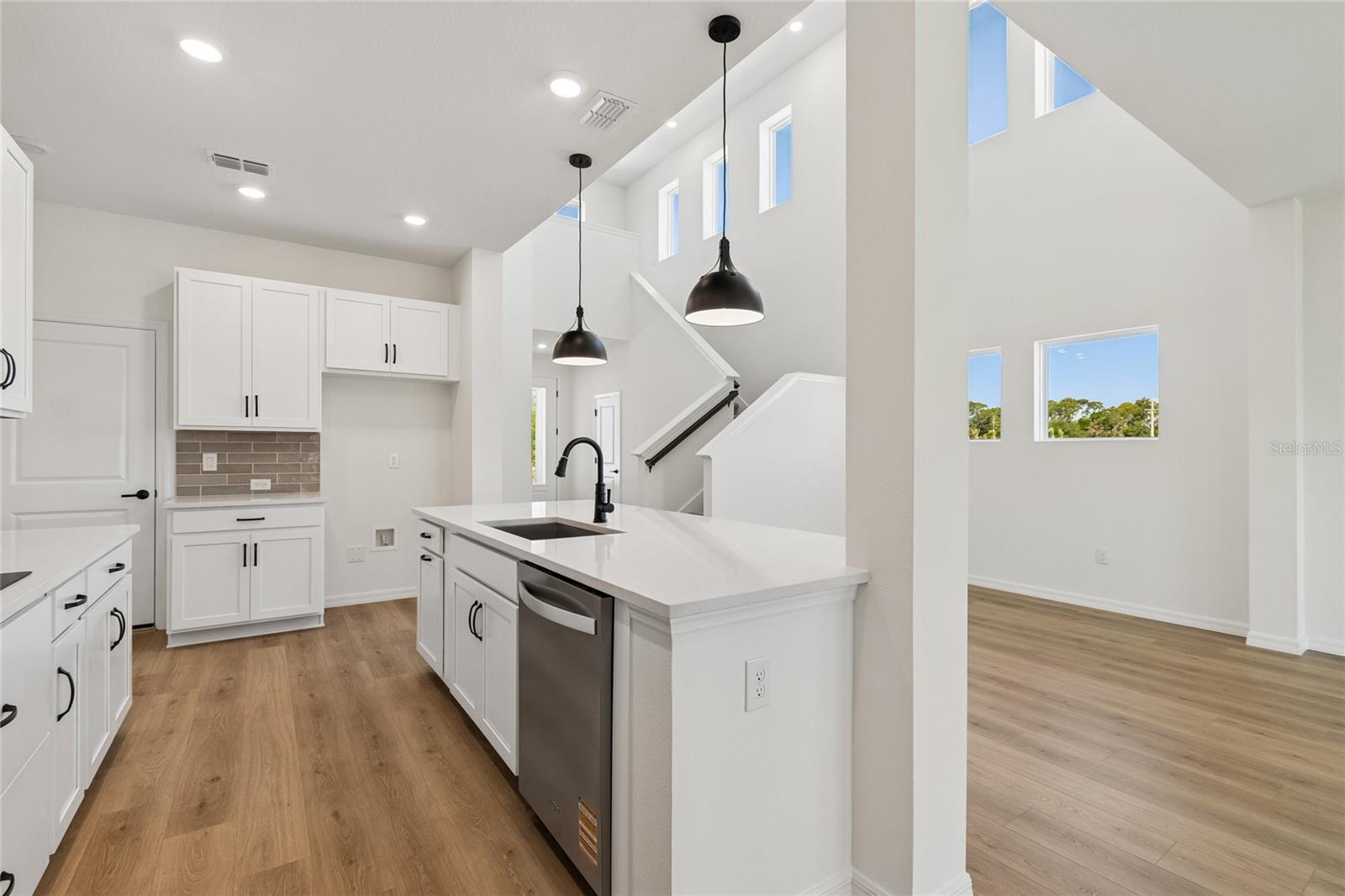 15227 EASTLYN DR — photo 7