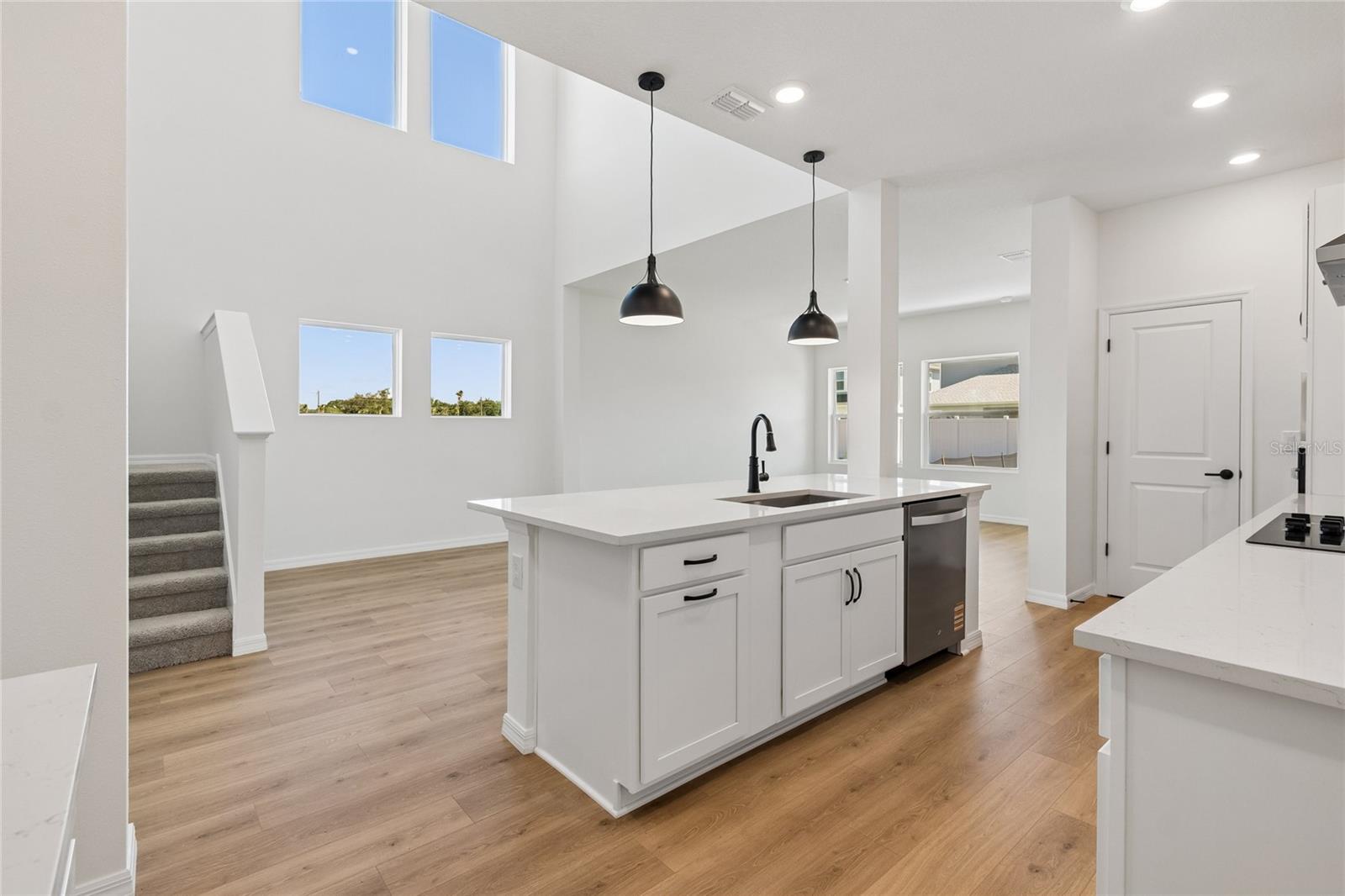 15227 EASTLYN DR — photo 6