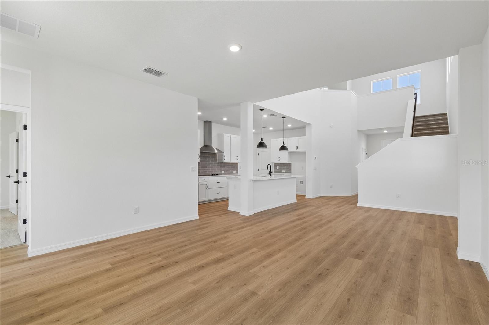 15227 EASTLYN DR — photo 12