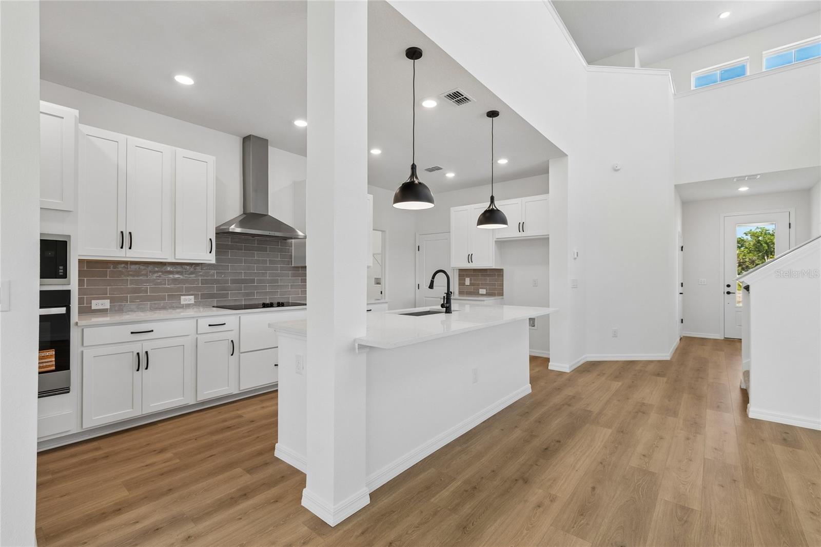 15227 EASTLYN DR — photo 8