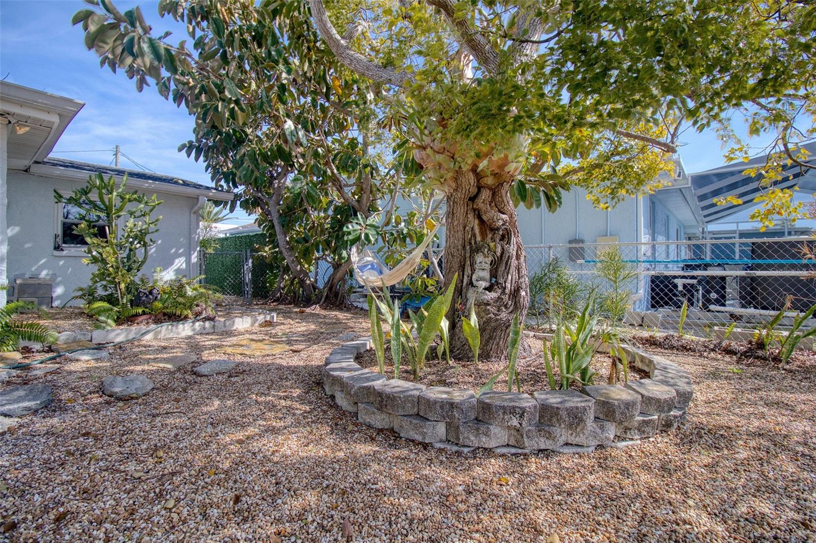 13525 MARIA DR — photo 20