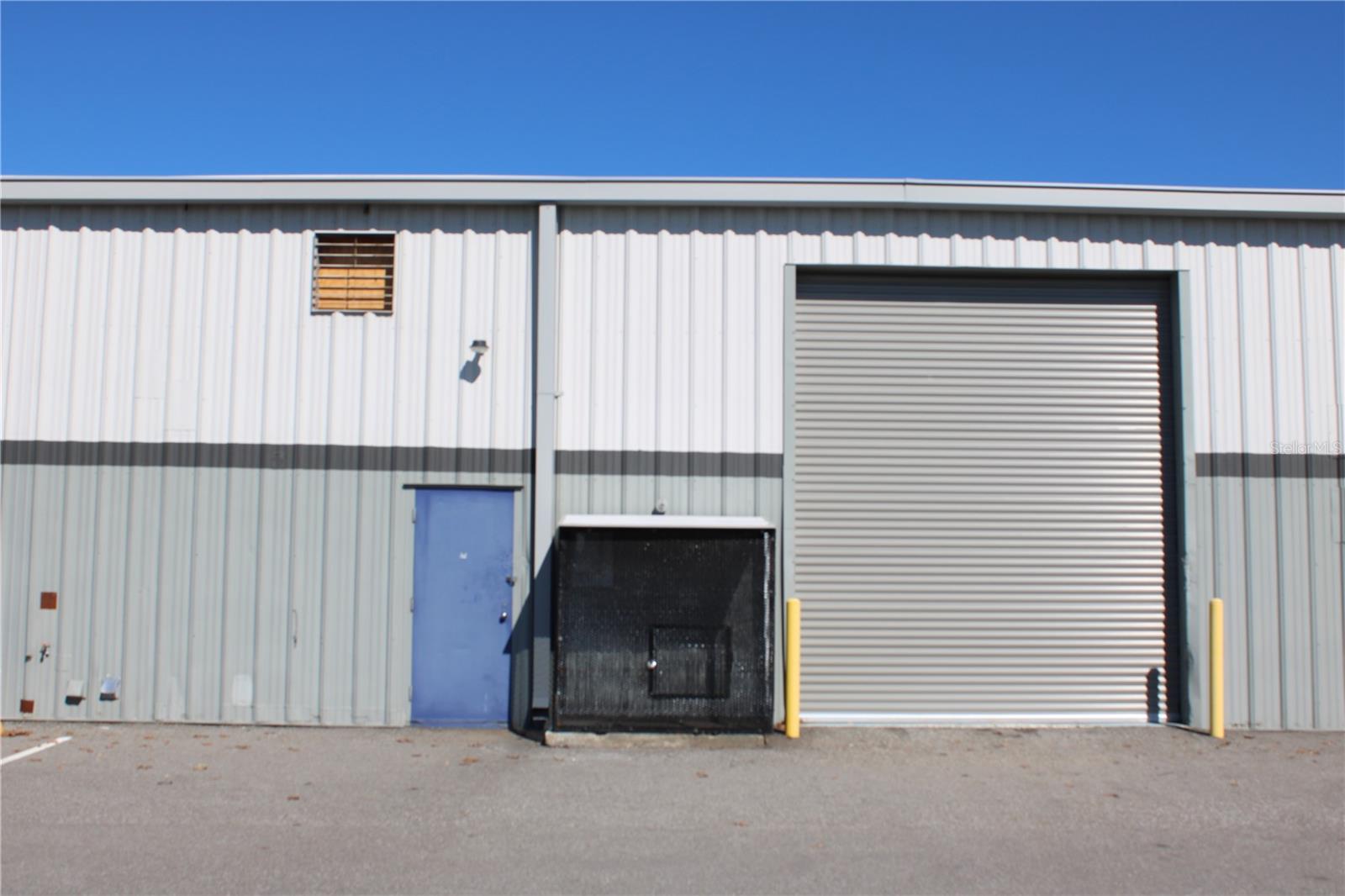 1400 L AND R INDUSTRIAL BLVD #Bldg. A — photo 2