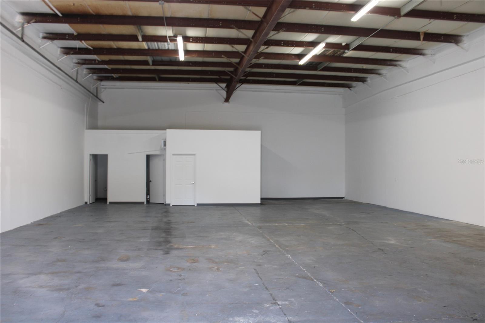 1400 L AND R INDUSTRIAL BLVD #Bldg. A — photo 3