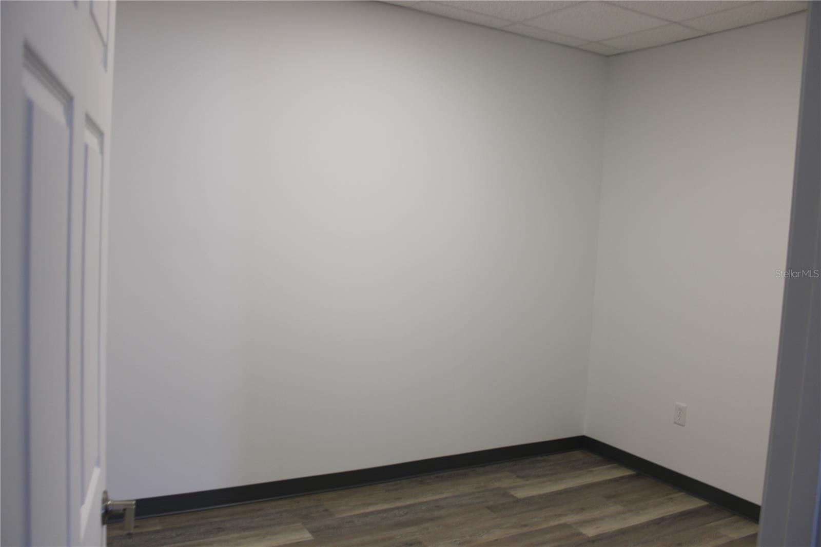 1400 L AND R INDUSTRIAL BLVD #Bldg. A — photo 5