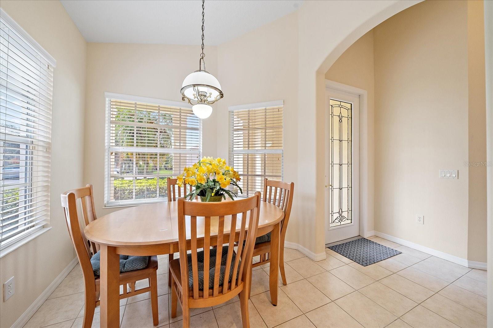 6476 ROOKERY CIR — photo 10