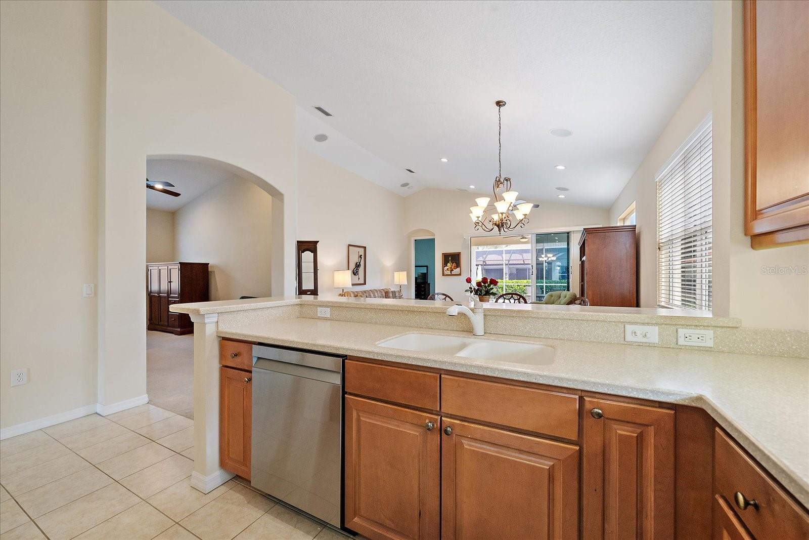 6476 ROOKERY CIR — photo 9