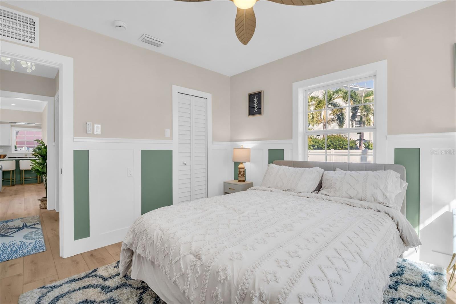 16613 GULF BLVD — photo 30