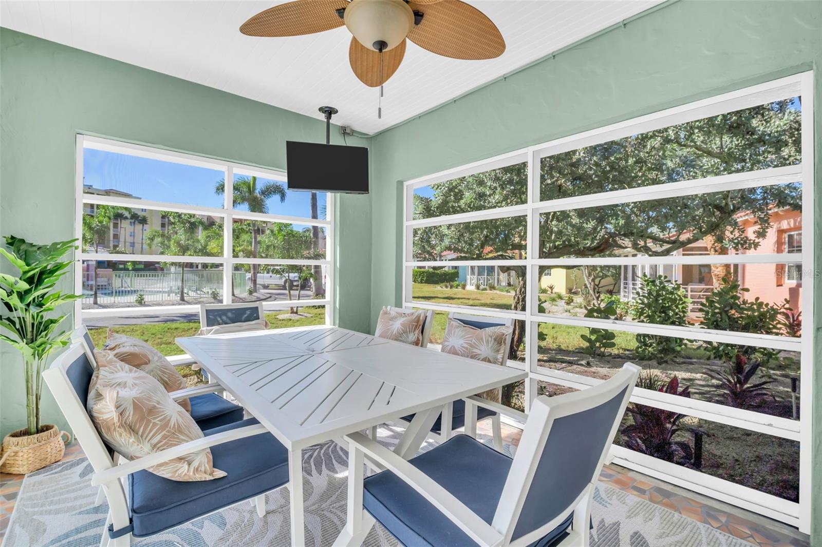 16613 GULF BLVD — photo 3