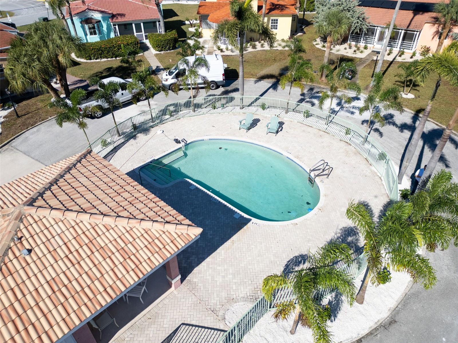16613 GULF BLVD — photo 41