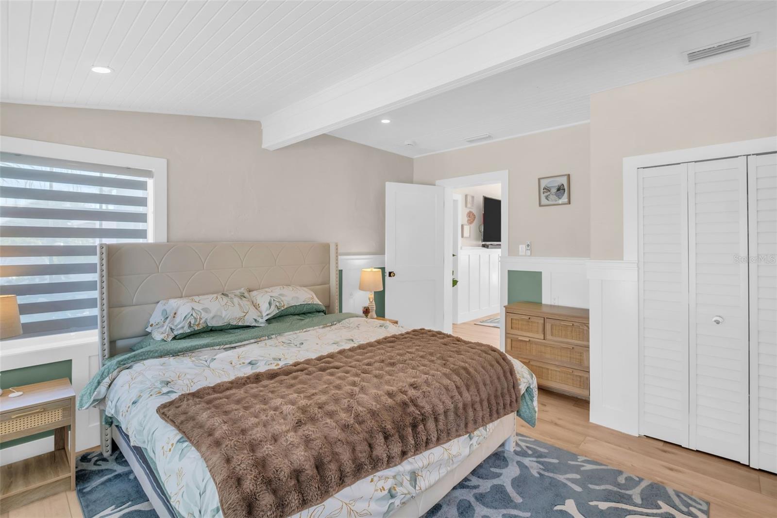 16613 GULF BLVD — photo 23
