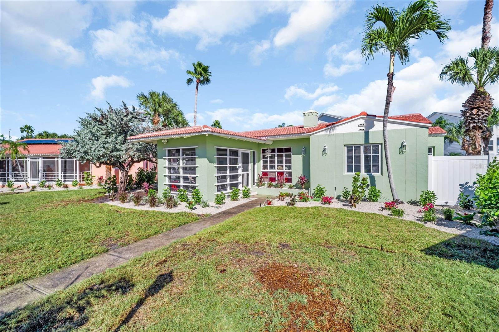 16613 GULF BLVD — photo 51