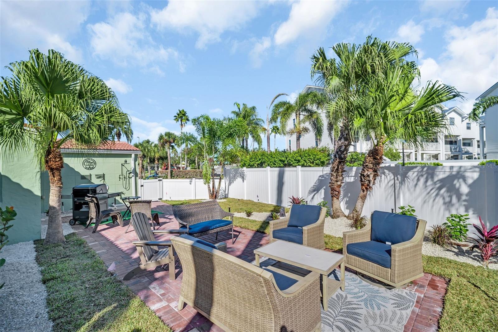 16613 GULF BLVD — photo 36