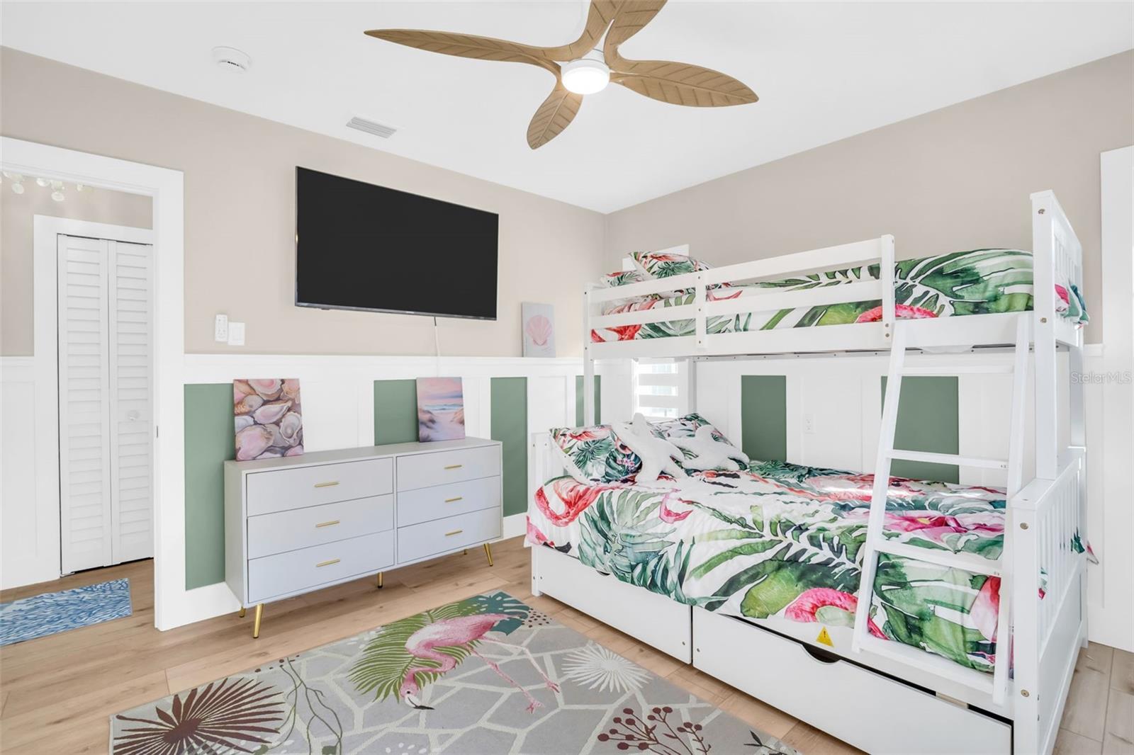 16613 GULF BLVD — photo 27