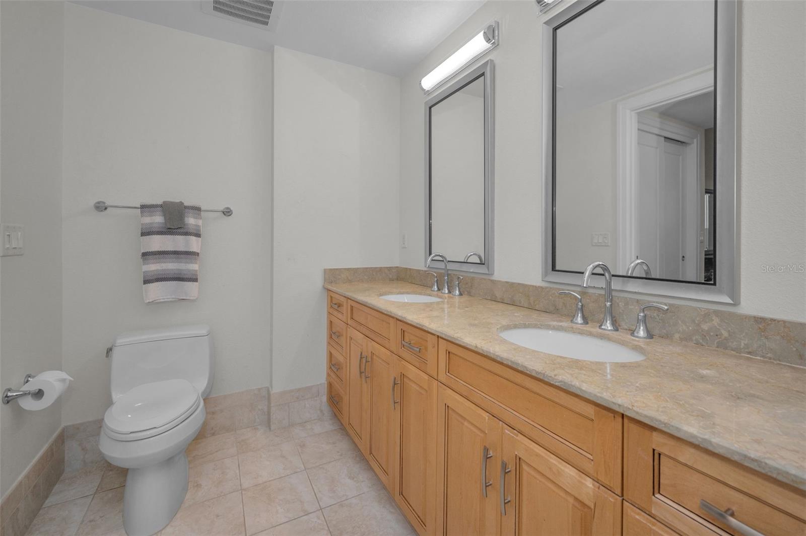 331 CLEVELAND ST #310 — photo 32