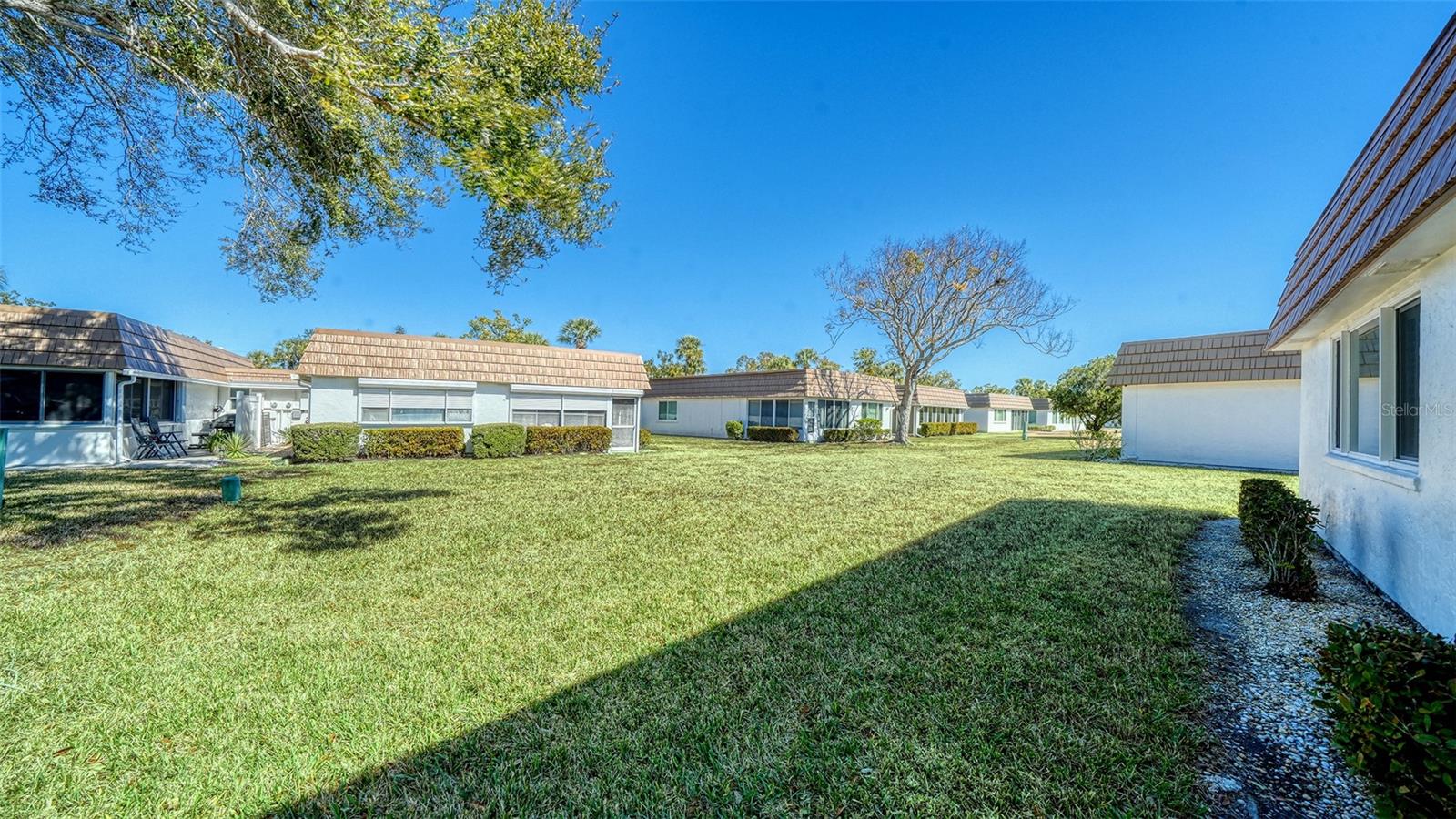 2721 RIVERBLUFF PL #V-50 — photo 26
